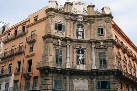 5. Quattro Canti