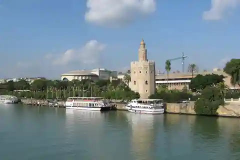 10. Torre del Oro