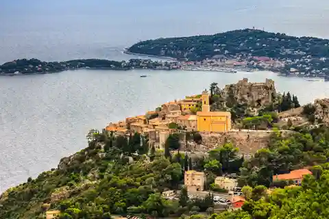 1. Castle Hill, Nice
