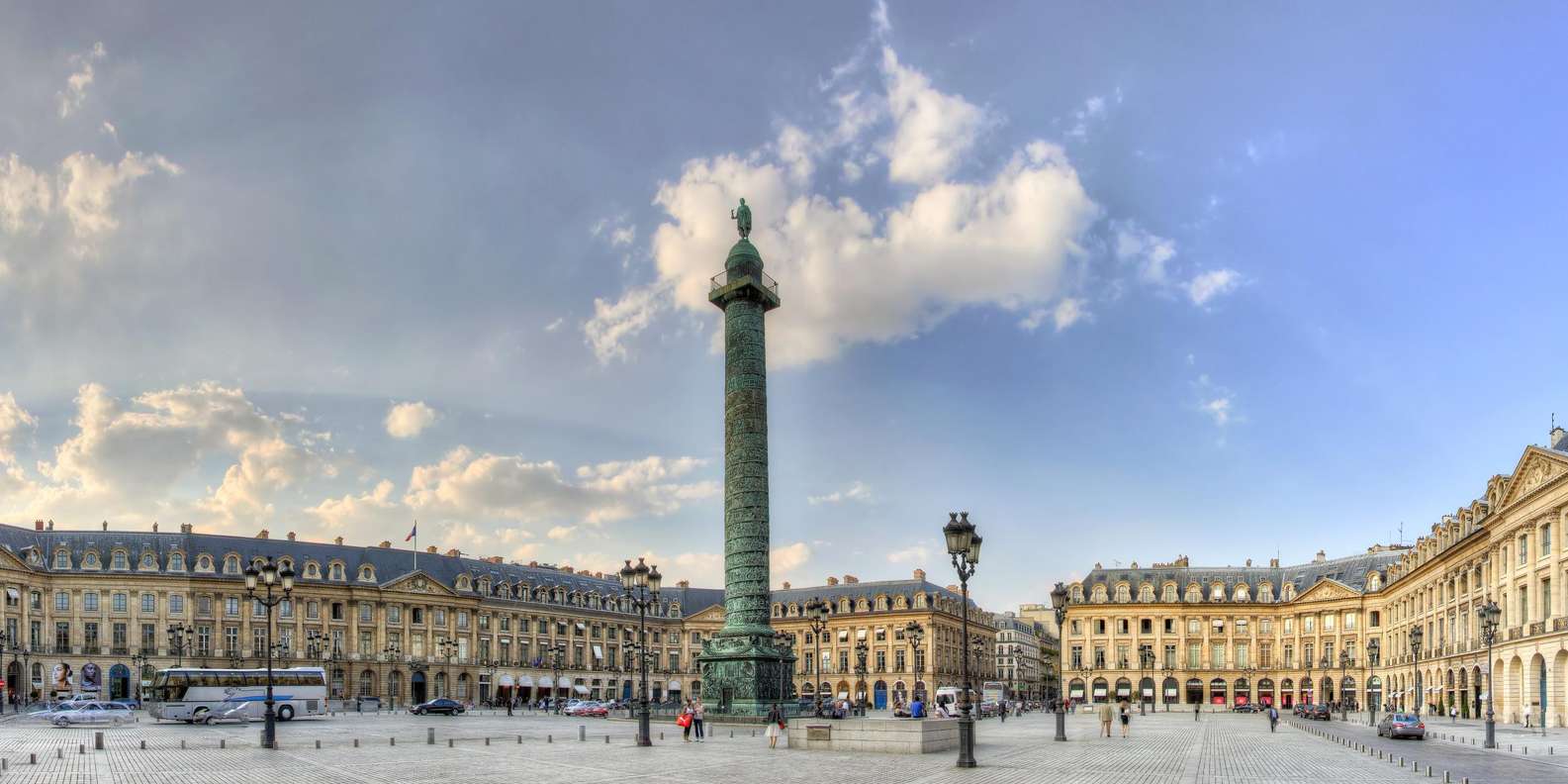 Вандомская площадь. Place Vendome в Париже. Вандомская площадь place Vendome Архитектор Жюль Ардуэн-мансар Jules Hardouin-Mansart. Жюль Ардуэн-мансар площадь побед в Париже.