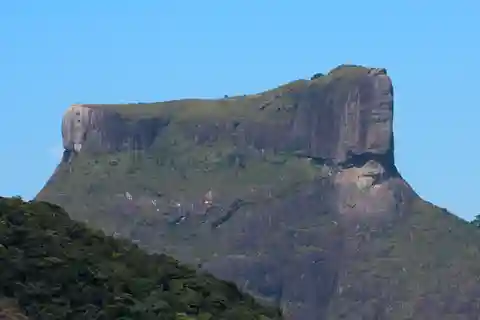 8. Pedra da Gávea