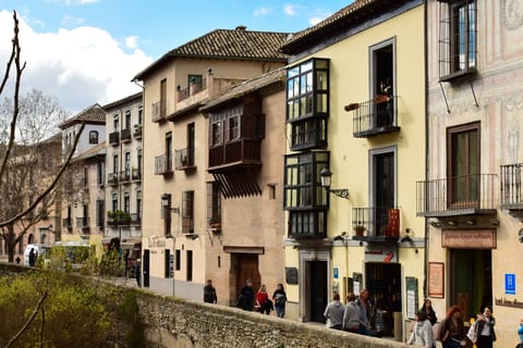 Paseo de los Tristes