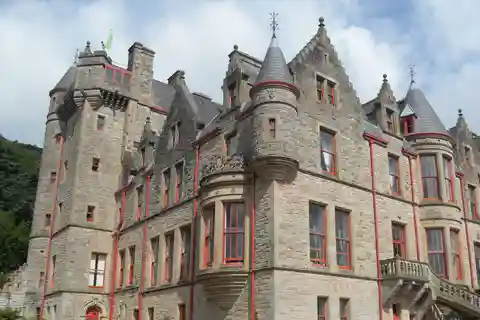 7. Château de Belfast