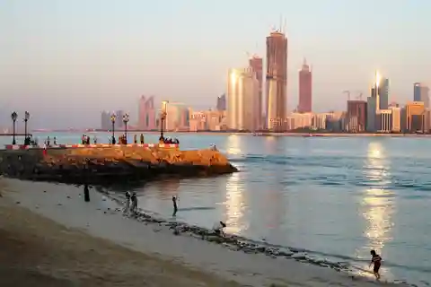 10. Corniche, Abu Dabi