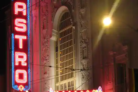 10. El Teatro Castro