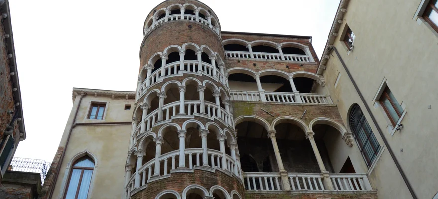 Palácio Contarini del Bovolo