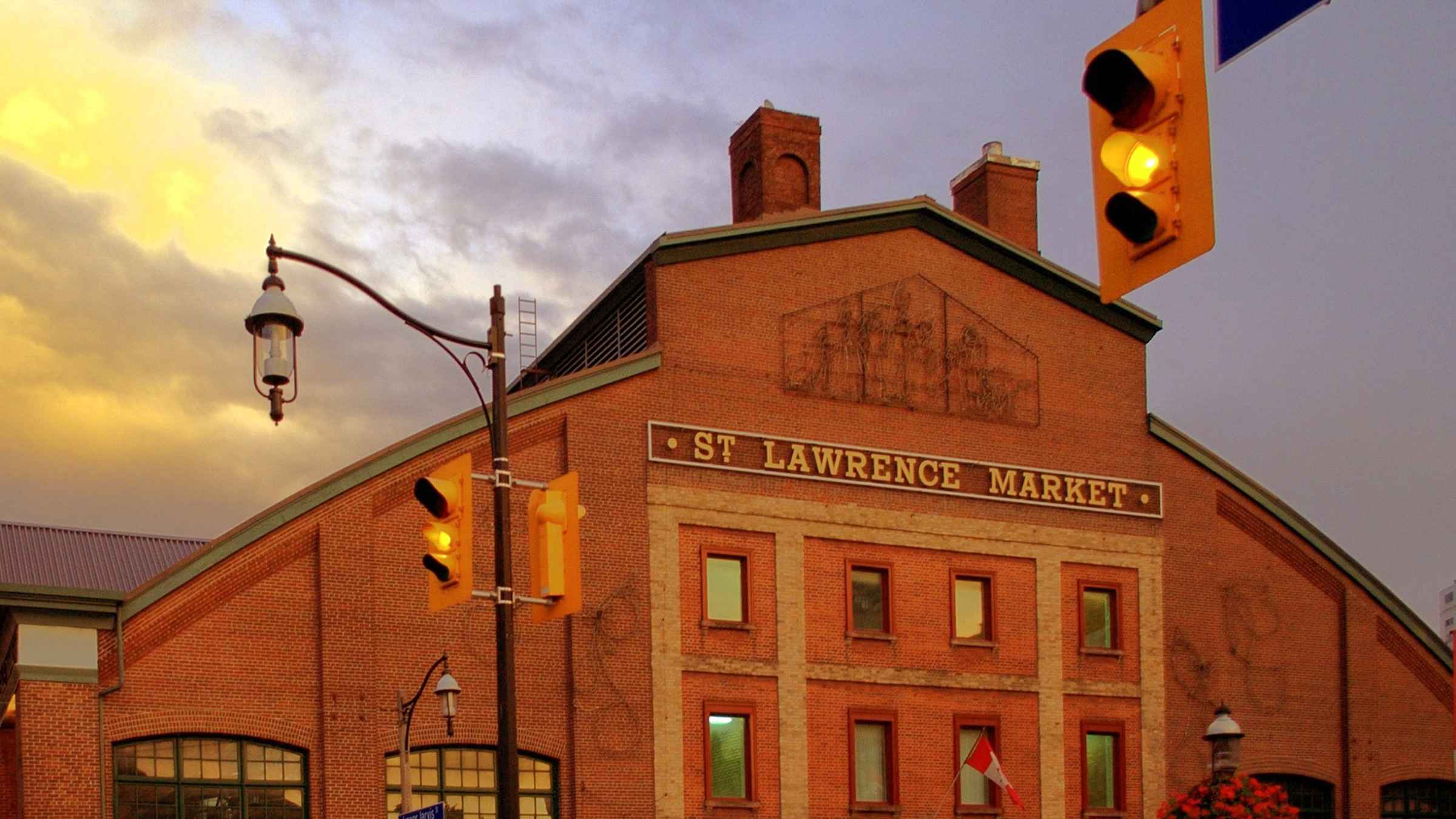 St Lawrence Market, Toronto Book Tickets & Tours GetYourGuide