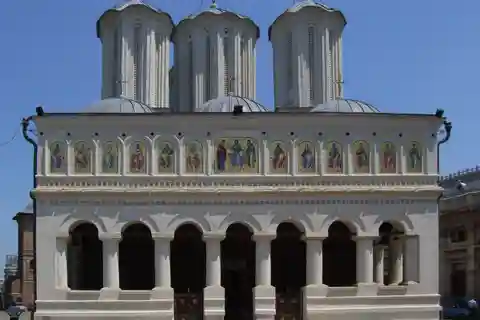 7. Den rumænske patriarkalske katedral
