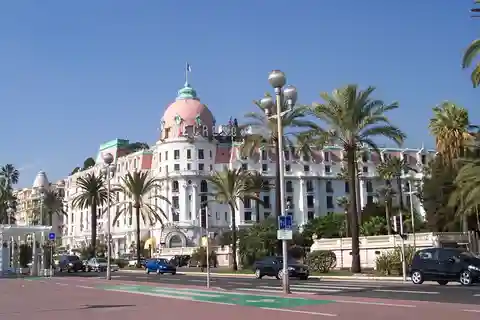 9. Le Negresco