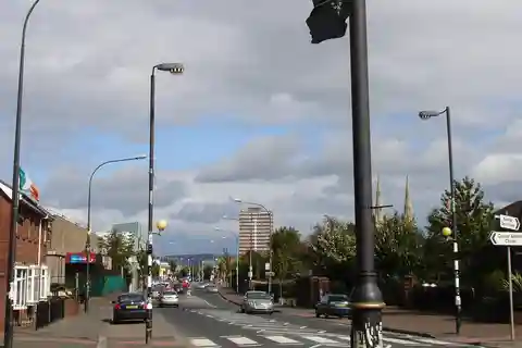 4. Falls Road