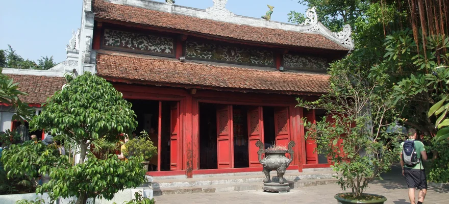 Ngoc Son Temple