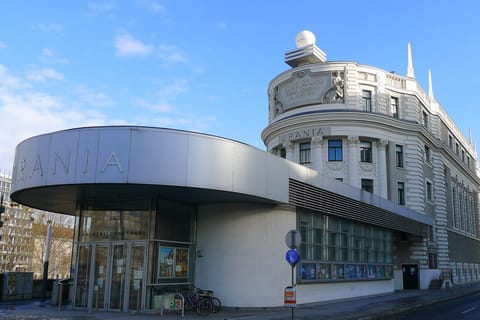 Urania, Viena