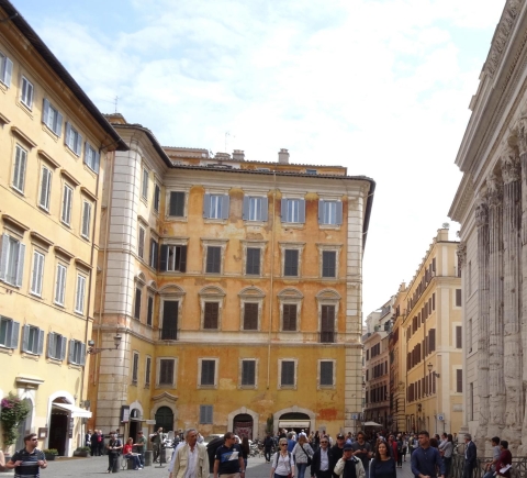 Piazza Vittorio Emanuele II - The Hidden Piazza In Rome