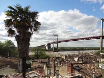 Pont d'Aquitaine Tours & Tickets