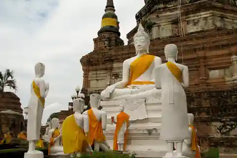 3. Wat Yai Chai Mongkhon