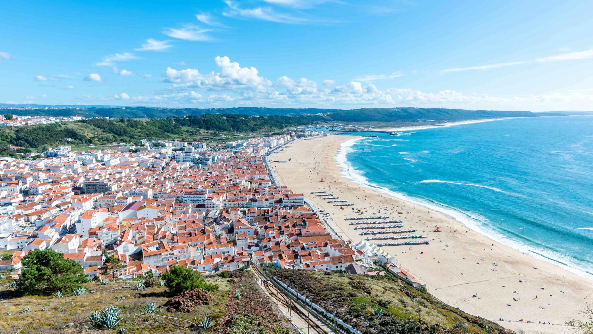 best time of year to visit nazare portugal