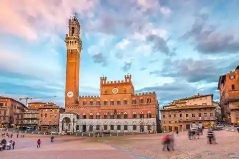 9. Piazza del Campo