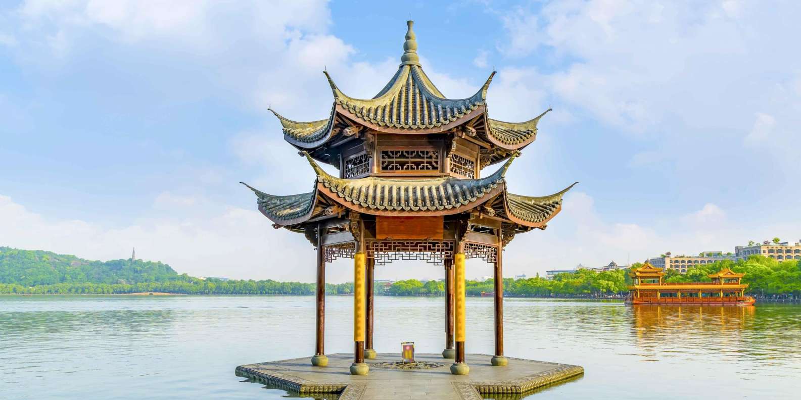 Храм Якуоин. Китайская метафизика девятый дворец. Хулуньху картинки озеро Китай. West Lake. Озеро хана
