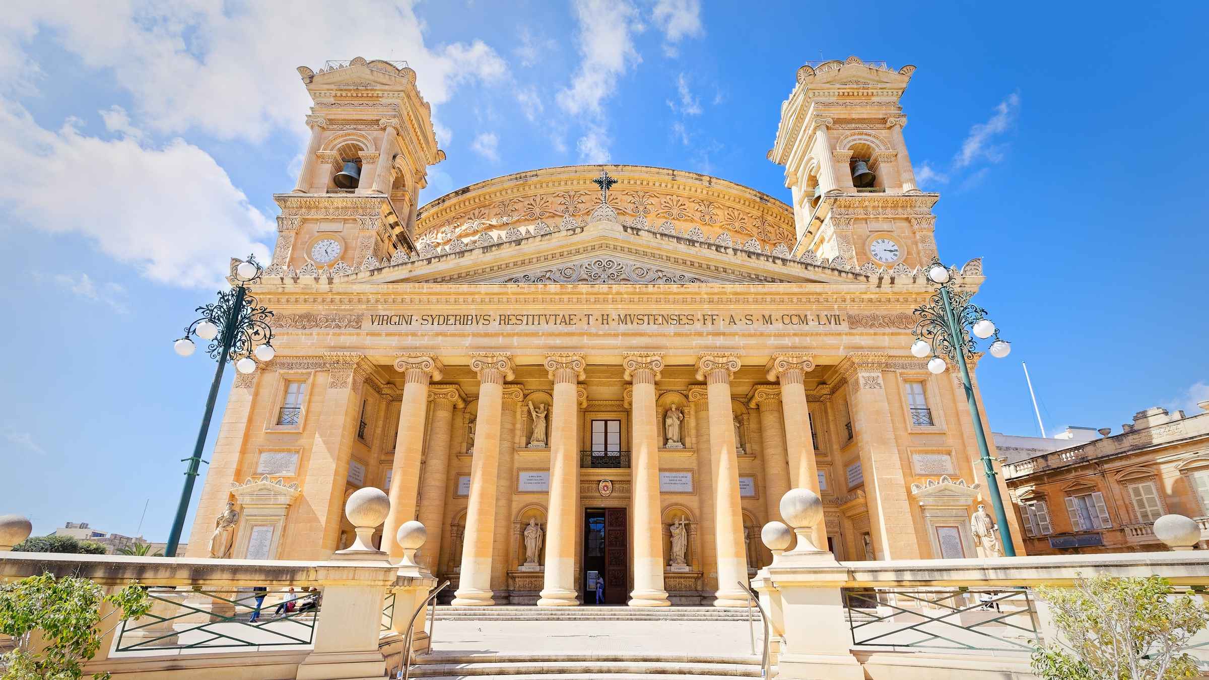 mosta-churches-cathedrals-getyourguide