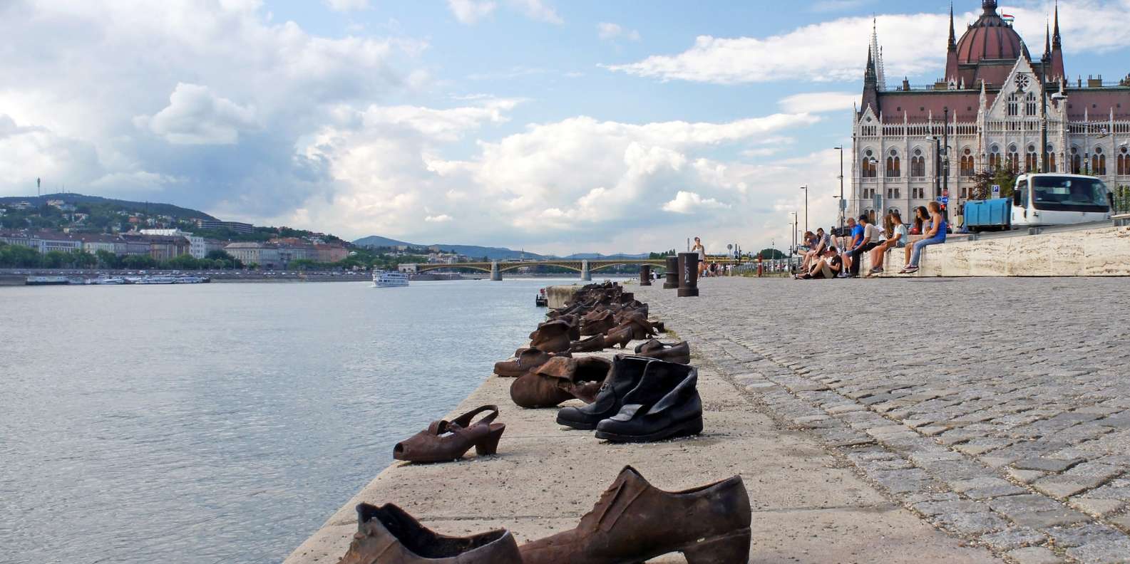 Danube Promenade, Budapest - Book Tickets & Tours | GetYourGuide