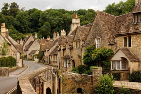 coach trips wiltshire