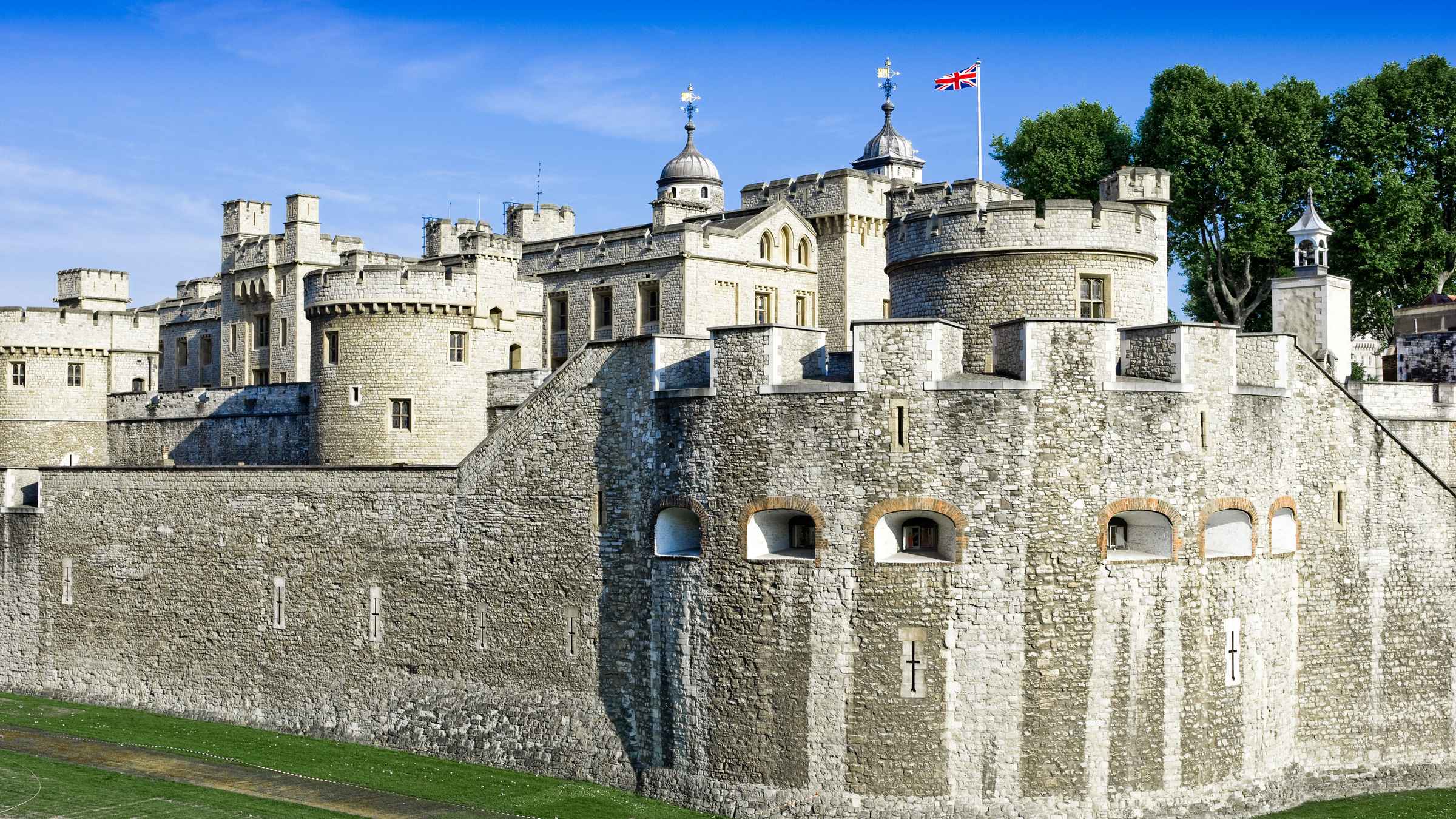 Outer Ward, Tower of London, London - Book Tickets & Tours | GetYourGu