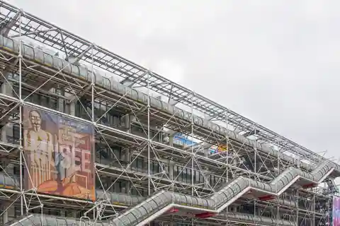 9. Centre Pompidou