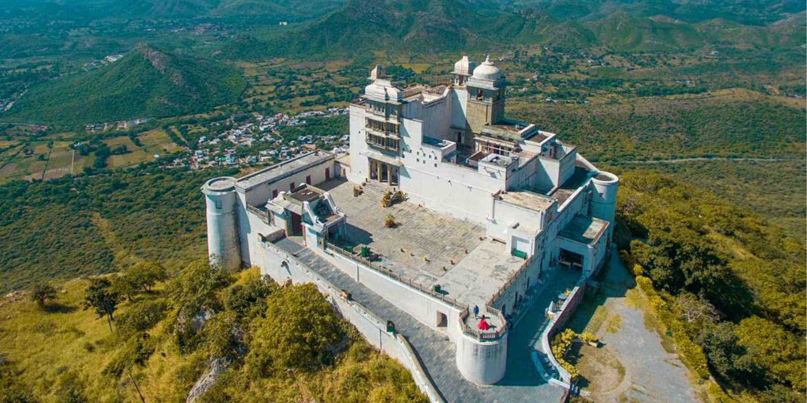  - Monsoon Palace: The Majestic Hilltop Retreat