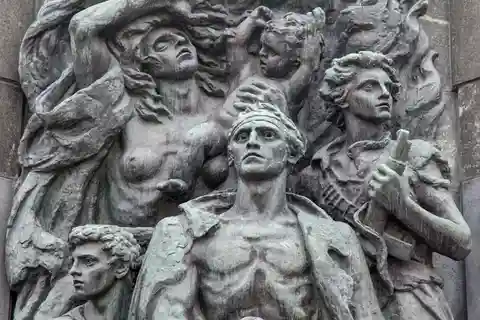 9. Monument to the Ghetto Heroes