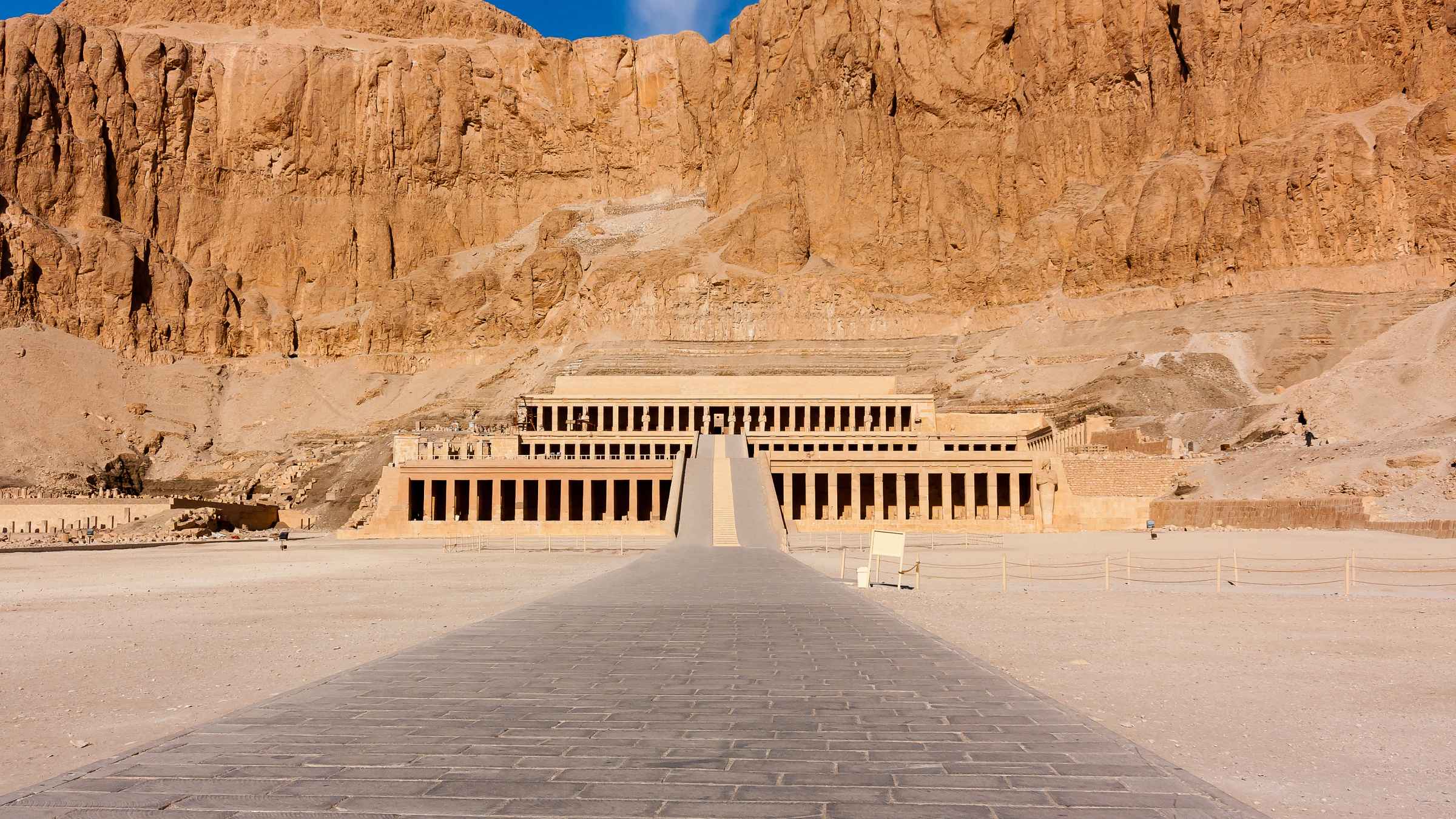 Que Faisait On Dans Les Temples Funéraires