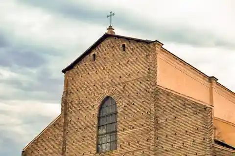6. Sint-Petroniusbasiliek