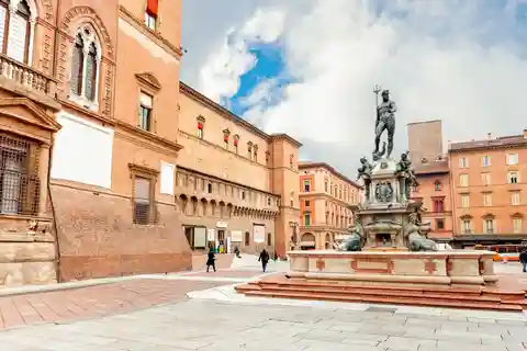 5. Piazza Maggiore