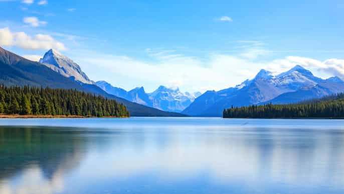 Maligne Lake Jasper Book Tickets Tours Getyourguide Com