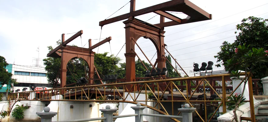 Jembatan Kota Intan