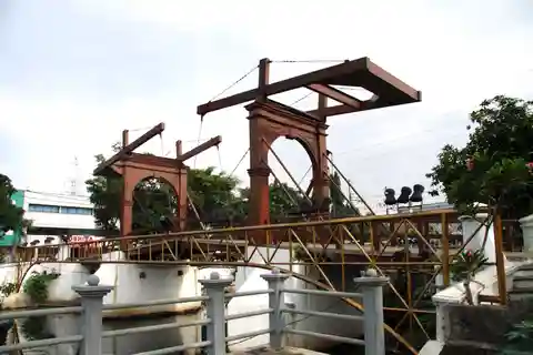 10. Jembatan Kota Intan