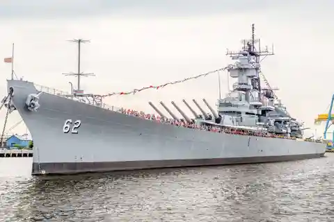 7. Pancernik USS New Jersey