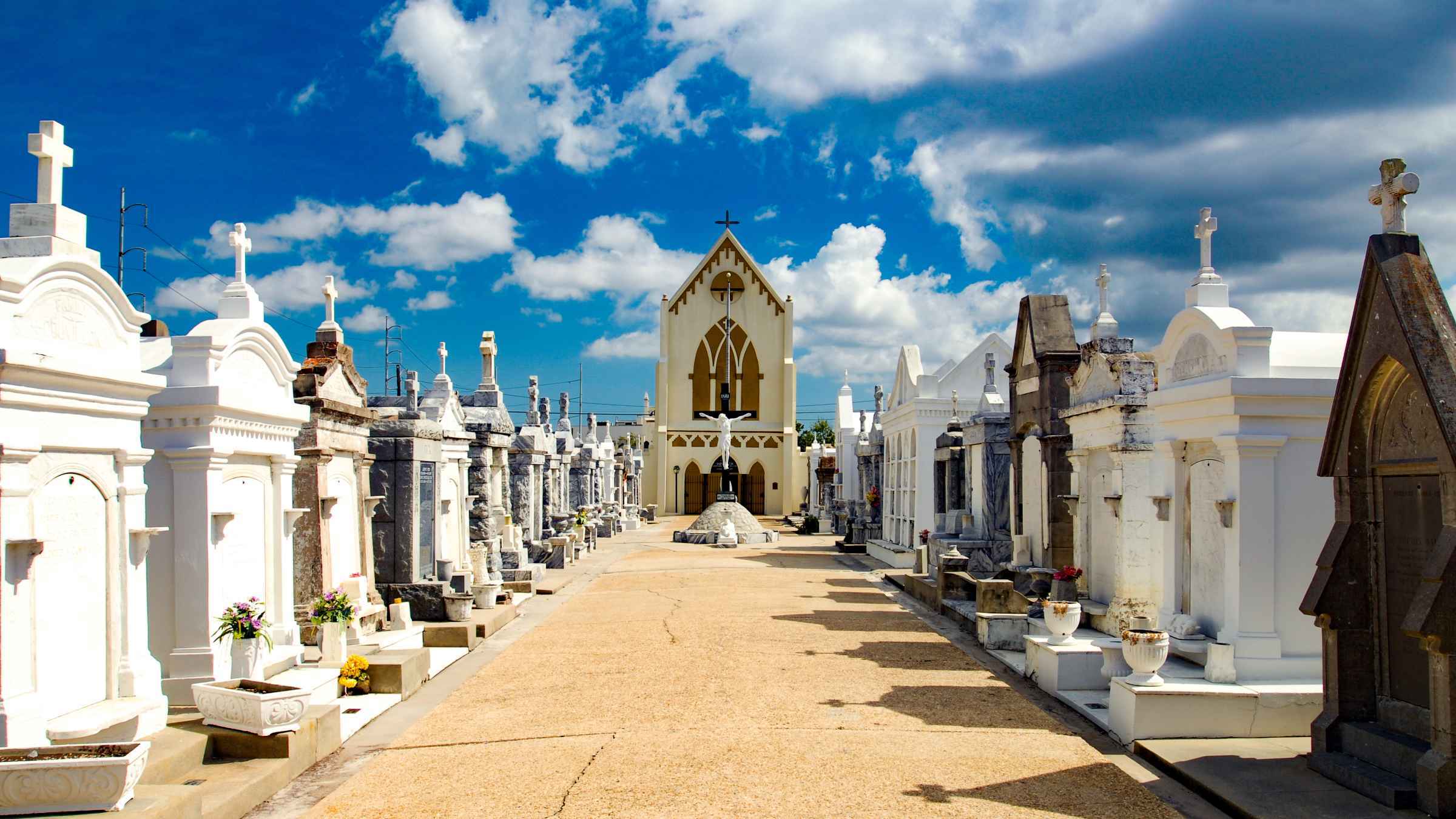 st louis cemetery tours