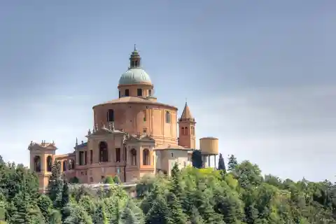 2. Santuario di Madonna di San Luca