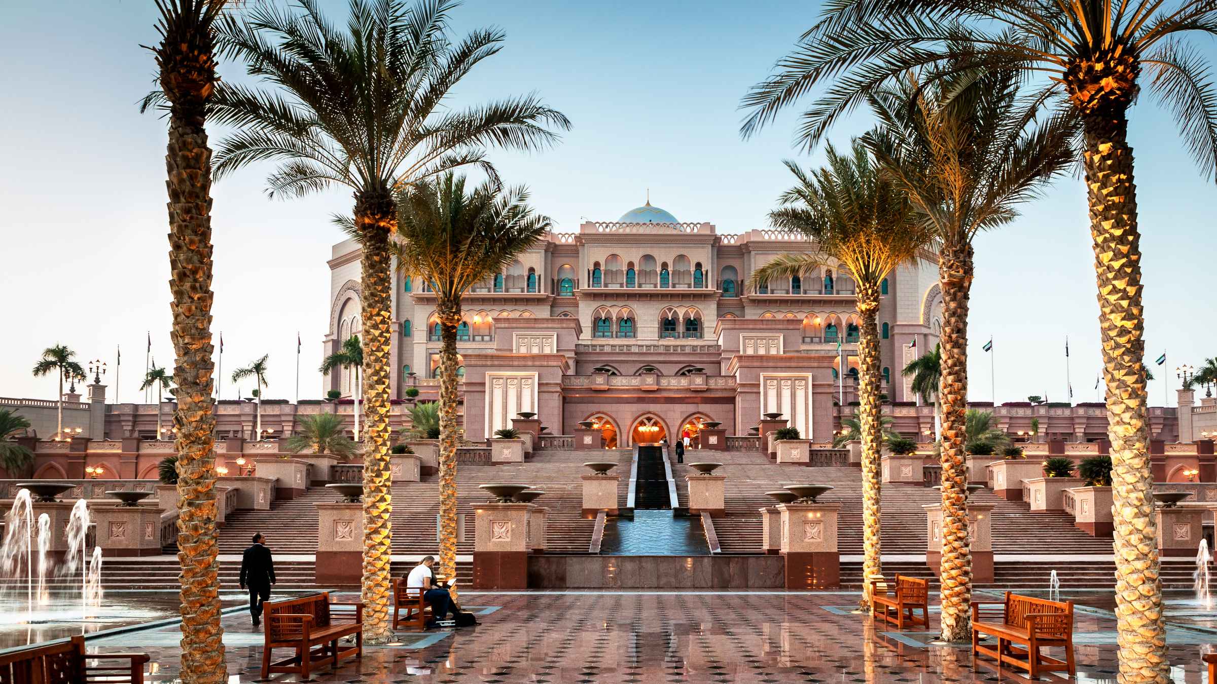 tour of emirates palace hotel