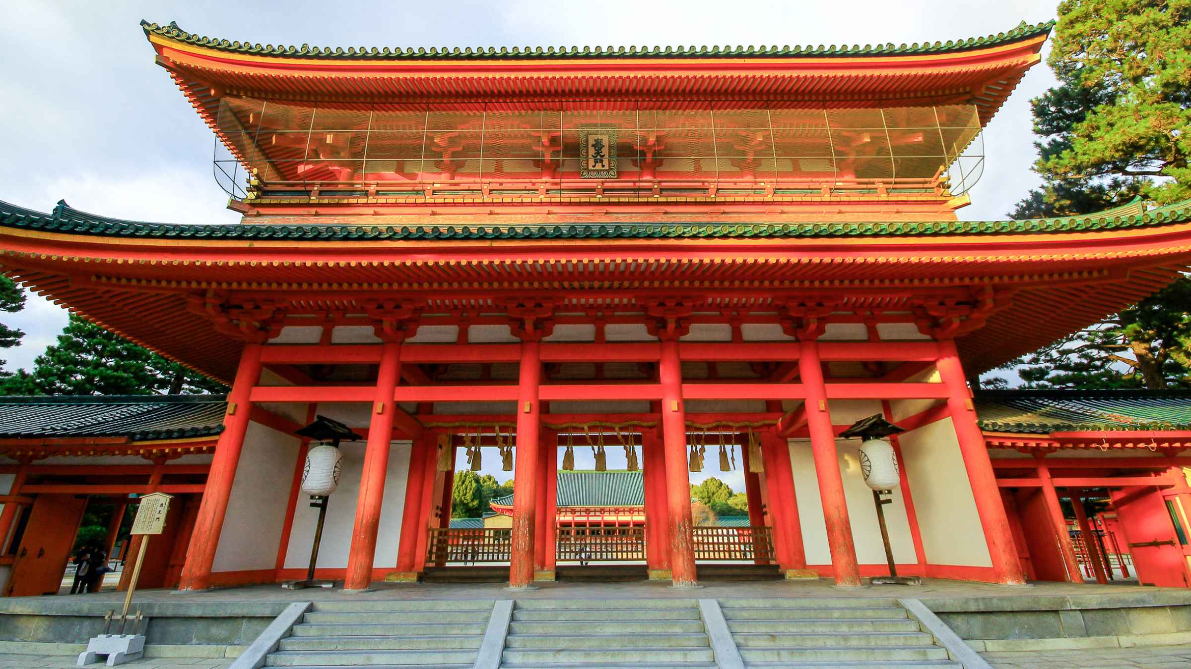 palace tours japan