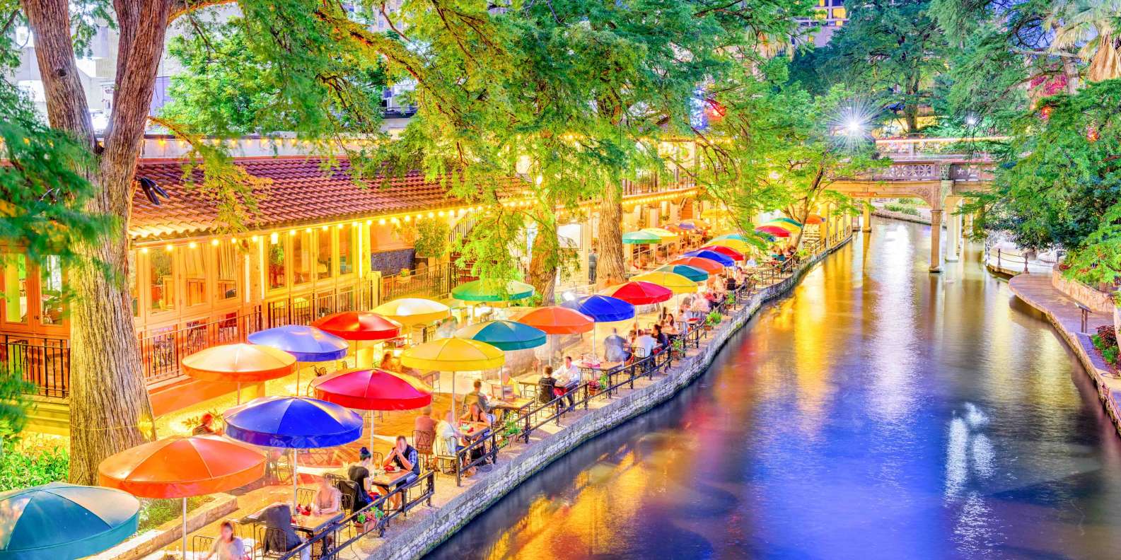 Best San Antonio Riverwalk Restaurants - No Tourist Traps! (2023