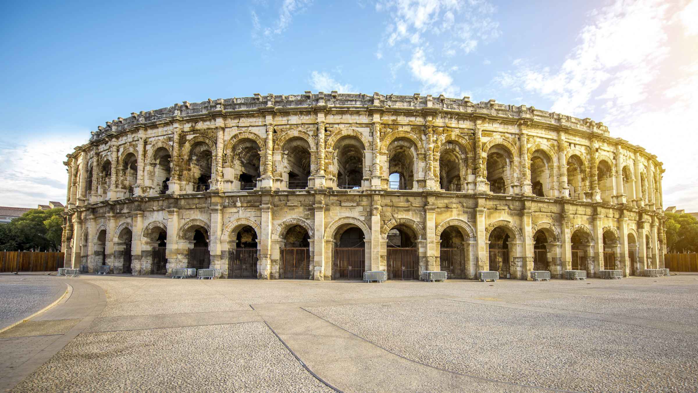 places to visit in nimes france
