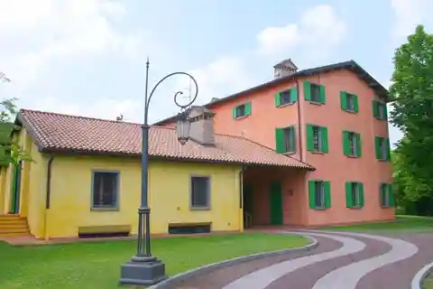 3. Casa Museo Luciano Pavarotti
