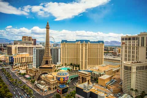 Hotel tower transferring from Horseshoe to Paris Las Vegas