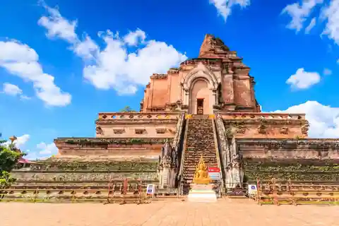 9. Wat Chedi Luang