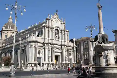 2. Piazza del Duomo