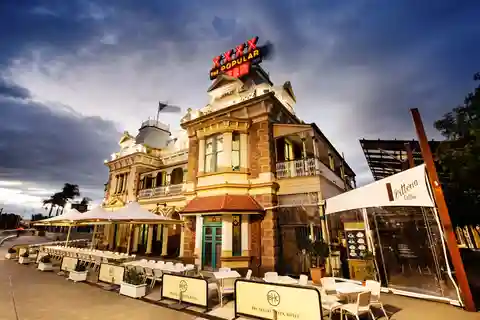8. Breakfast Creek Otel