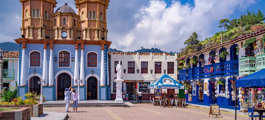 Réplica del Peñol