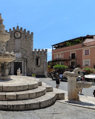 Porta Catania