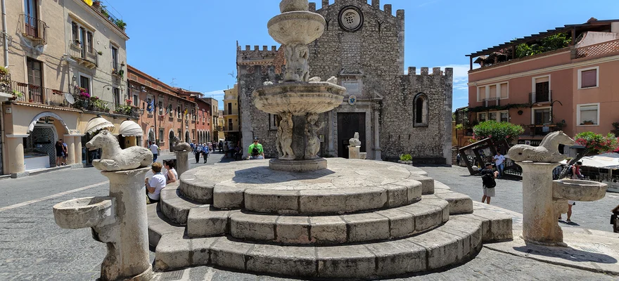 Porta Catania